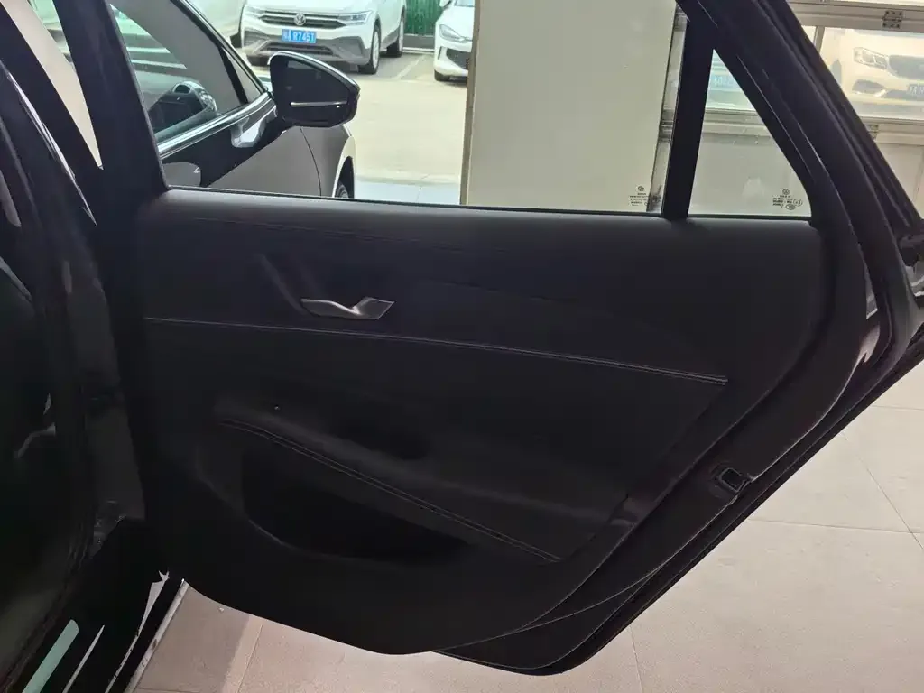 Volkswagen Passat — фото 6