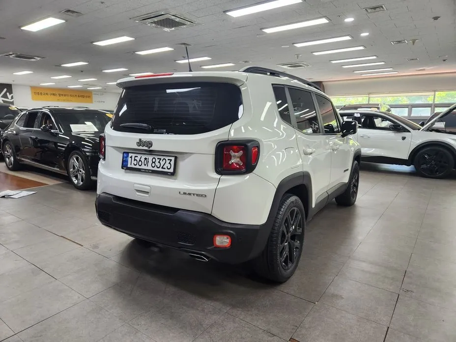 Jeep Renegade — фото 2