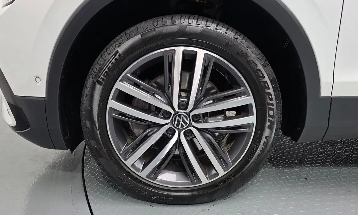 Volkswagen Tiguan — фото 7