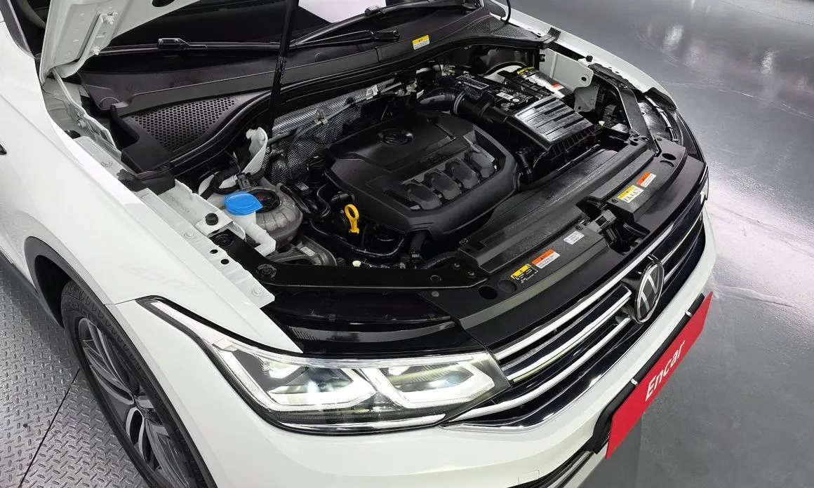 Volkswagen Tiguan — фото 10