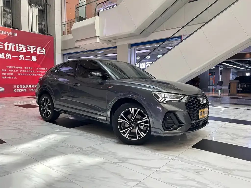 Audi Q3 Sportback — фото 1