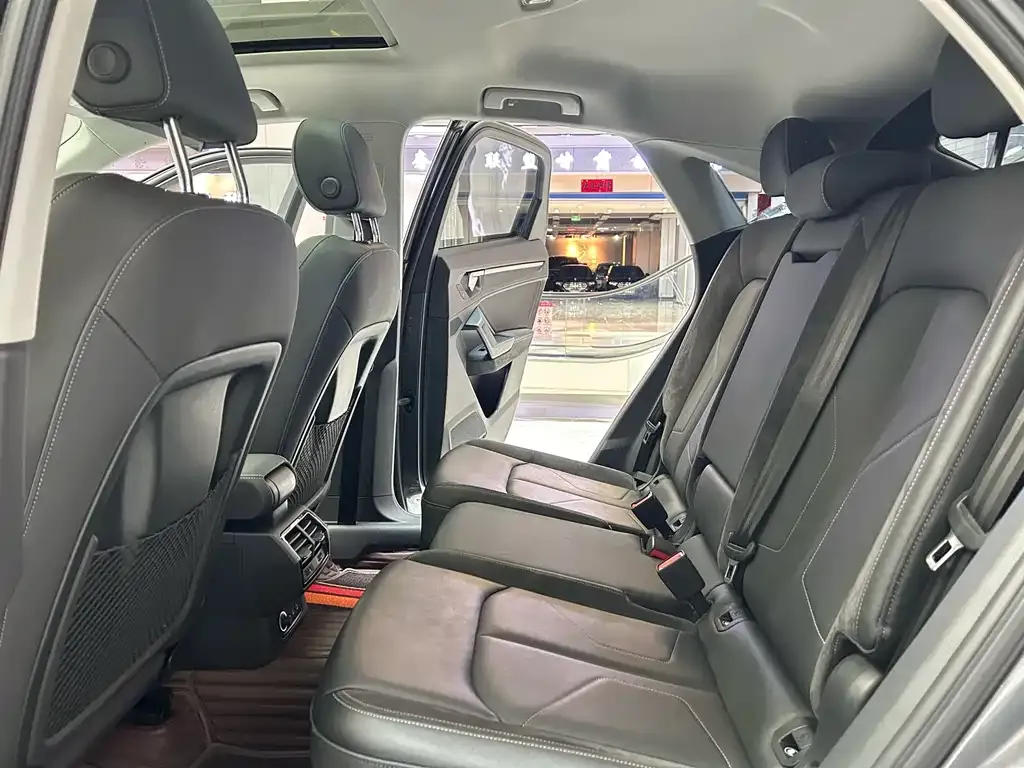 Audi Q3 Sportback — фото 10