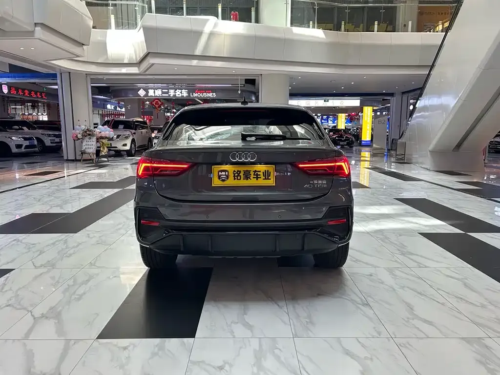 Audi Q3 Sportback — фото 8