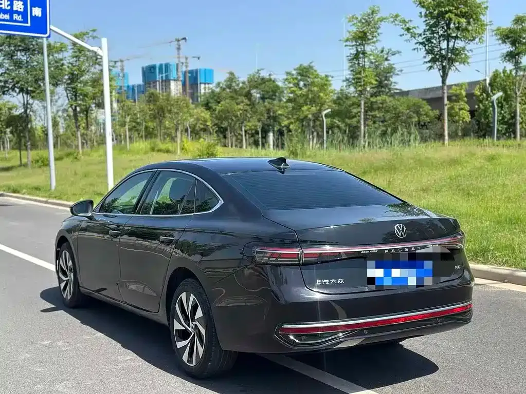 Volkswagen Passat — фото 5