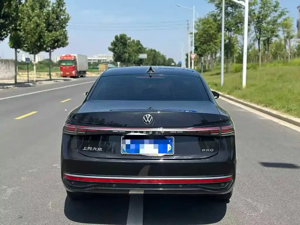 Volkswagen Passat — фото 7