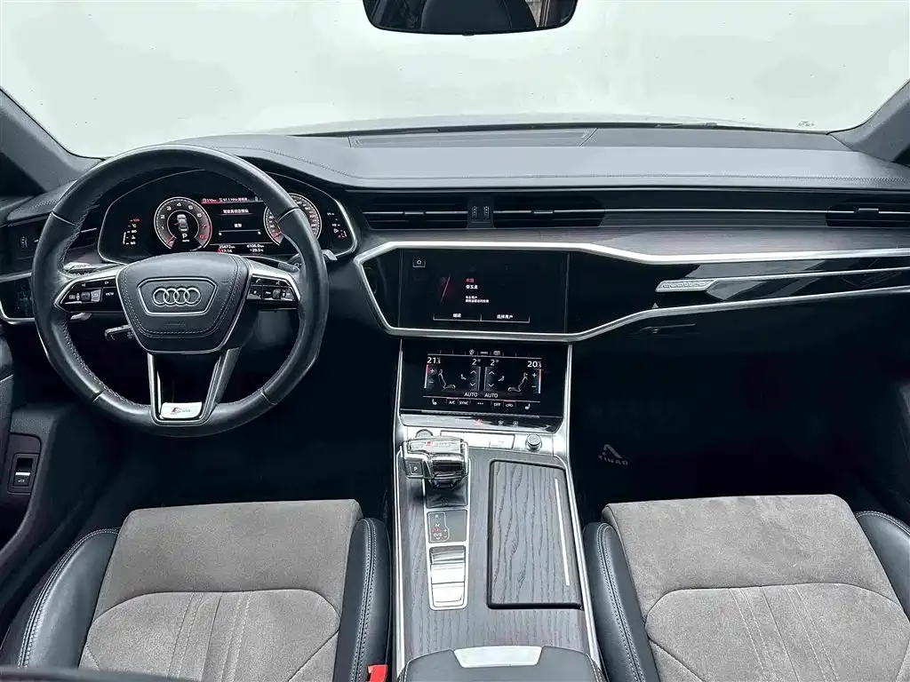 Audi A6L — фото 2