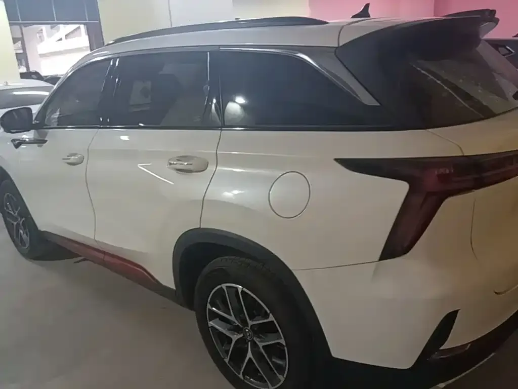 Changan CS75PLUS — фото 3