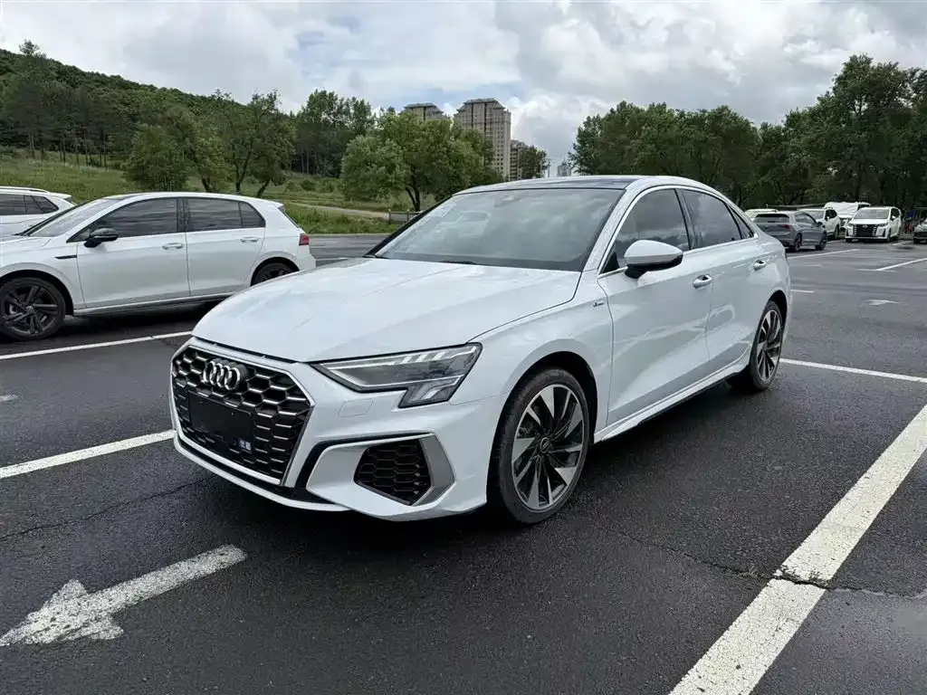 Audi A3 — фото 1