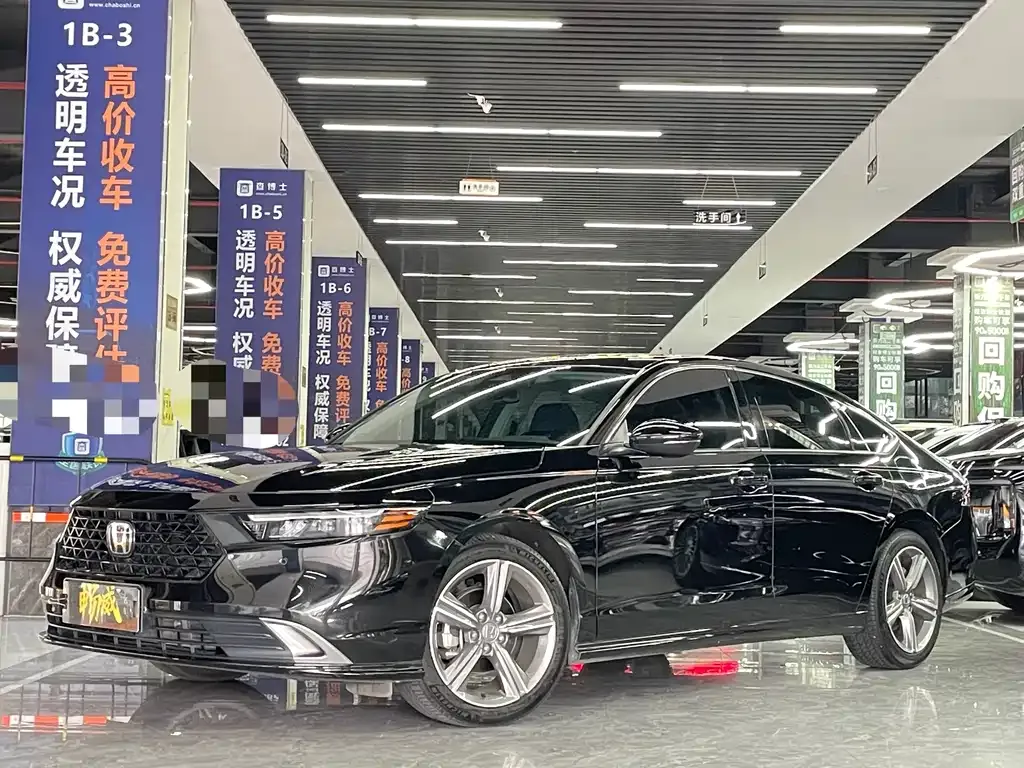Honda Accord — фото 1