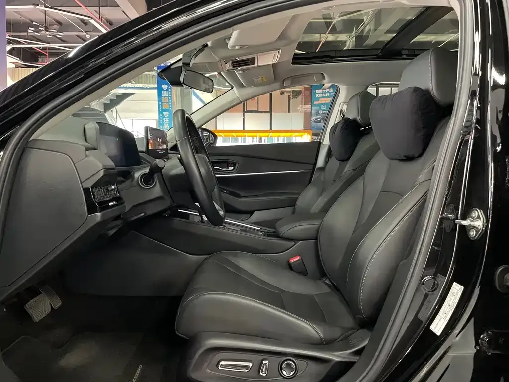 Honda Accord — фото 9