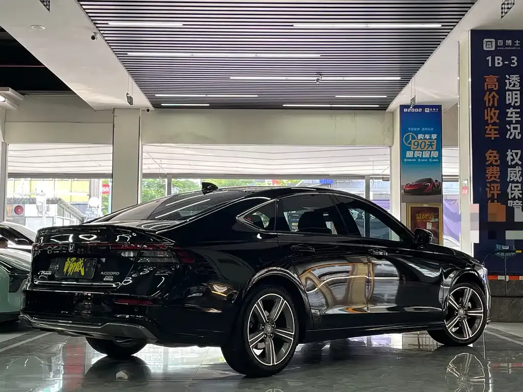 Honda Accord — фото 6