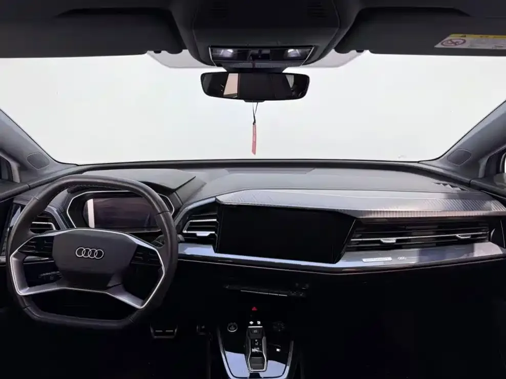 Audi Q4 e-tron — фото 6