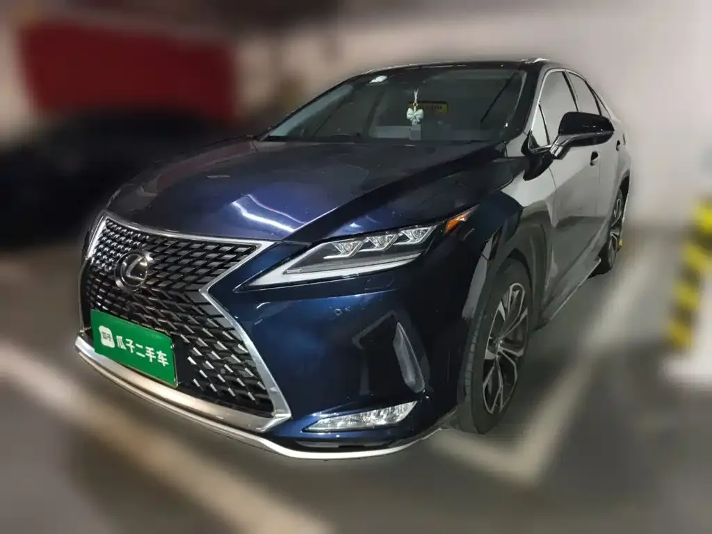 Lexus RX — фото 1