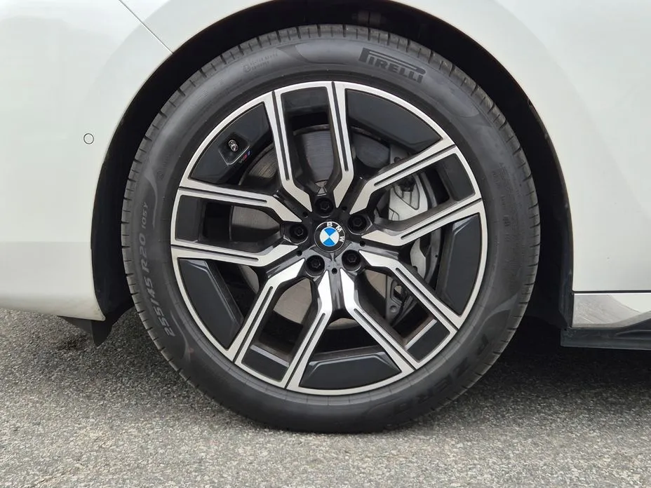 BMW i7 — фото 5