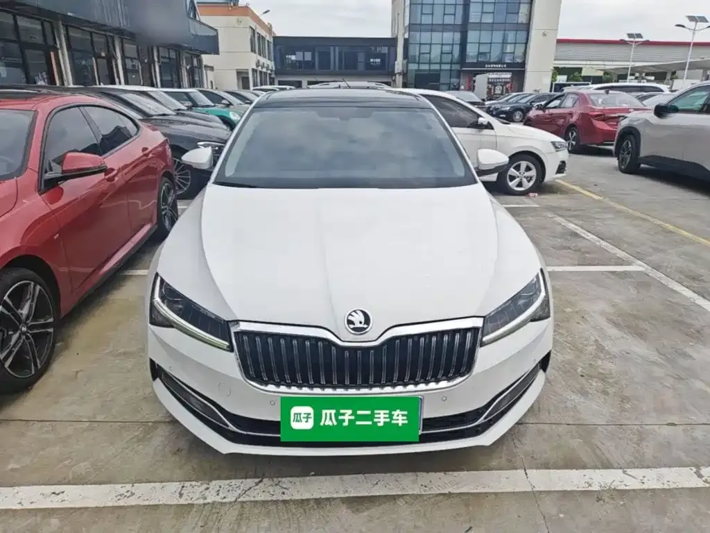 Skoda Superb 2024 из CN, фото 3