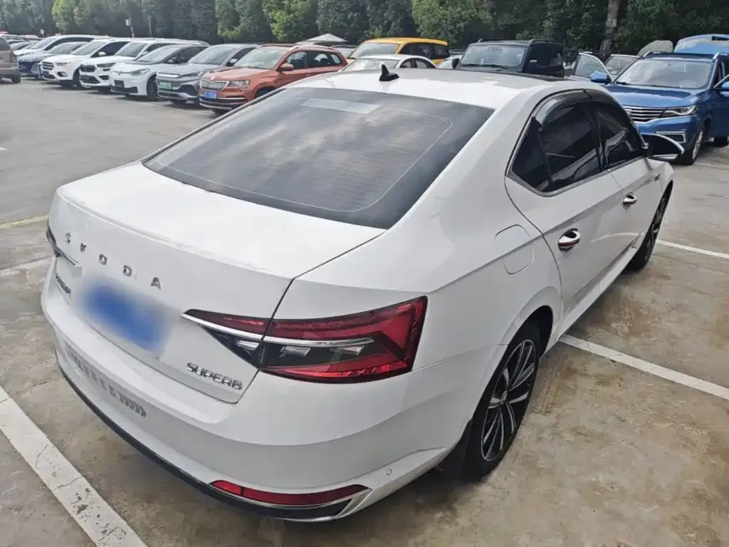 Skoda Superb 2024 из CN, фото 2