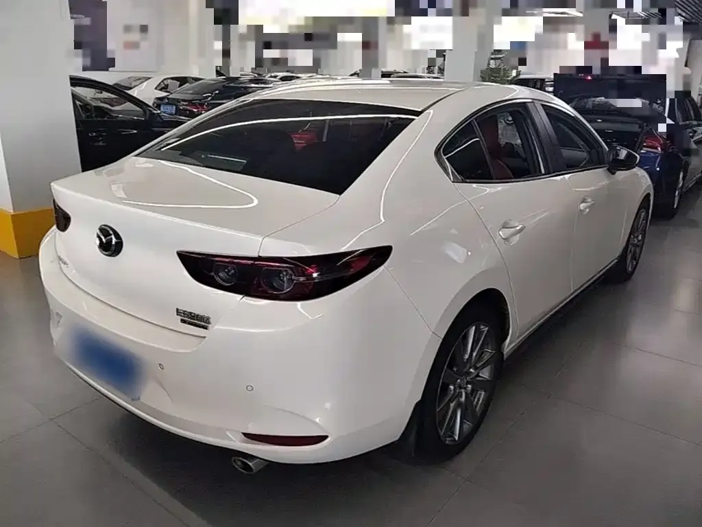 Mazda 3 Axela — фото 5