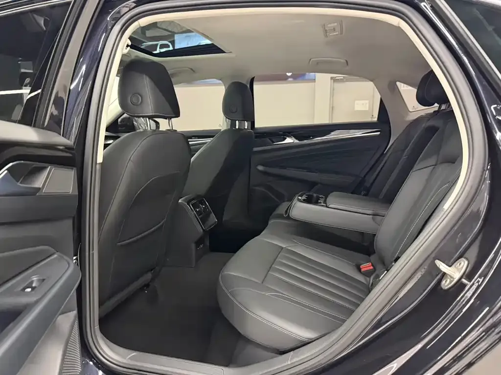Volkswagen Passat — фото 9