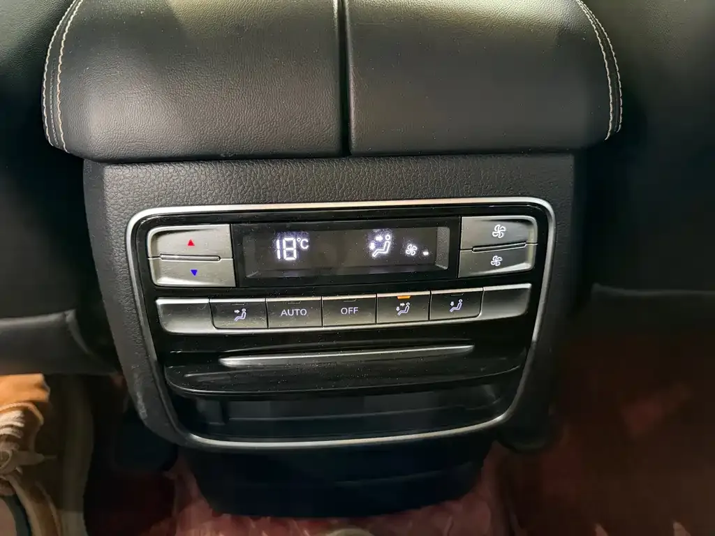 Roewe RX8 — фото 3
