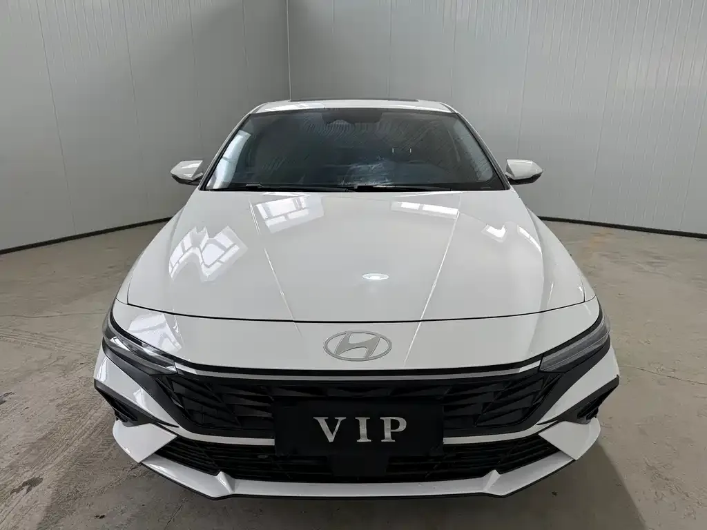Hyundai Elantra — фото 5