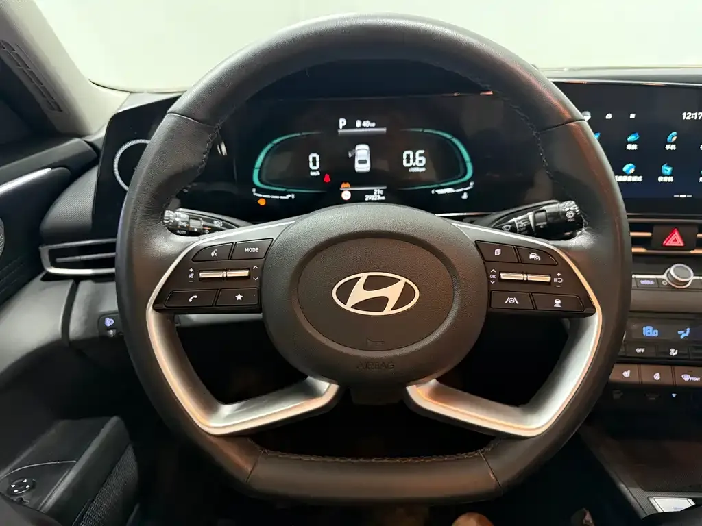 Hyundai Elantra — фото 6