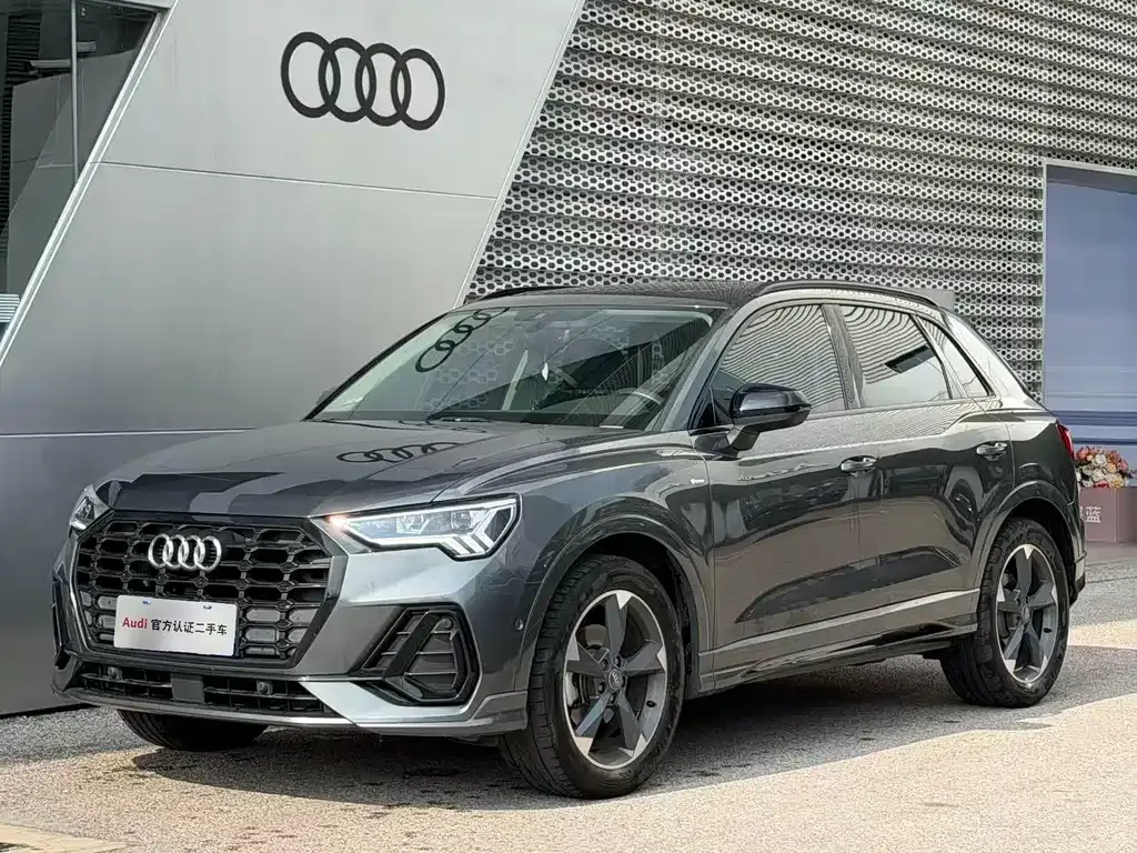 Audi Q3 — фото 1