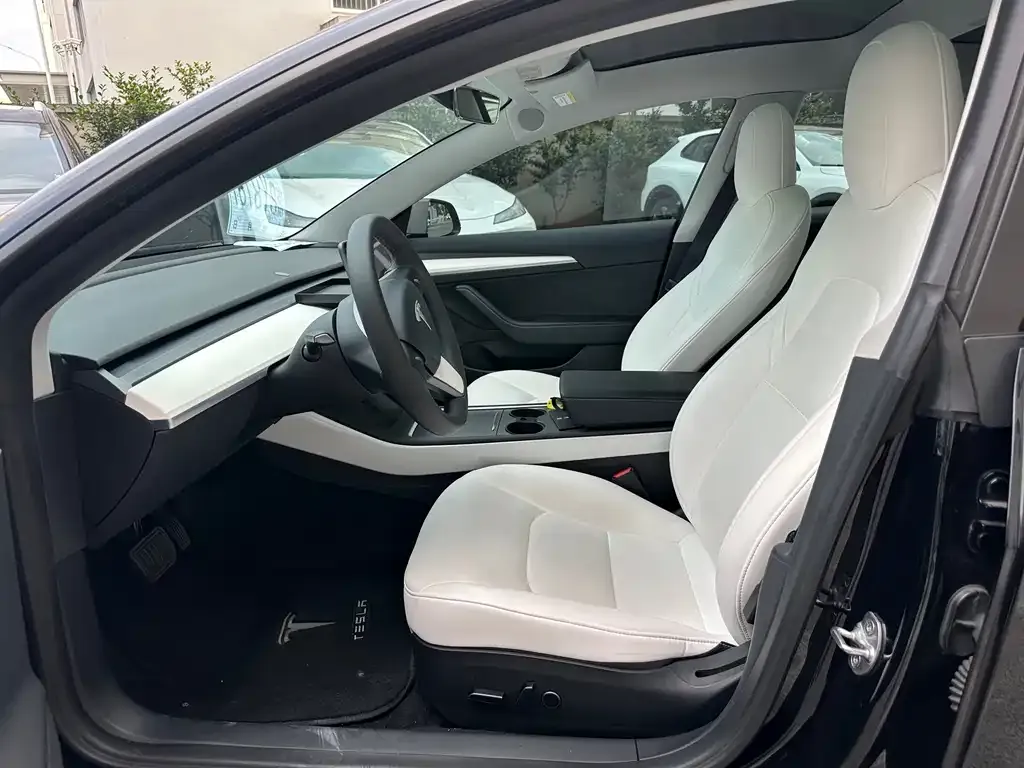 Tesla Model 3 — фото 3