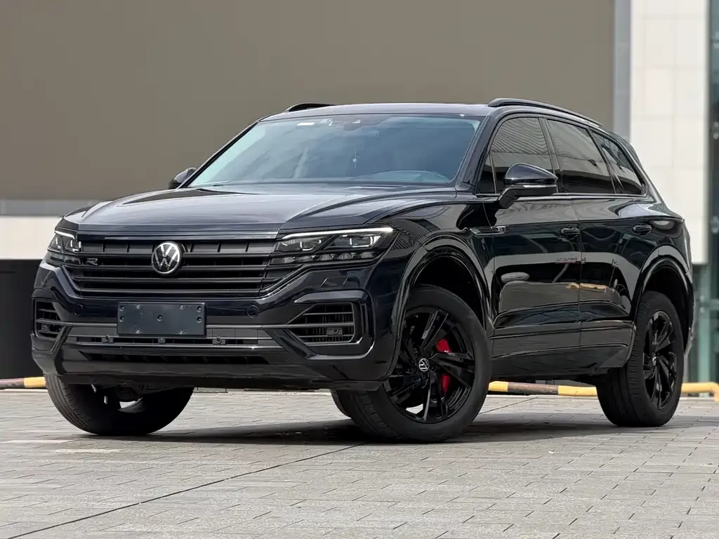 Volkswagen Touareg — фото 1