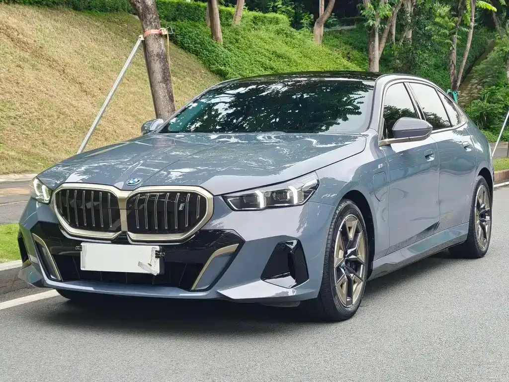 BMW i5 — фото 1