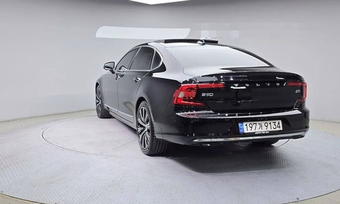 Volvo S90 2023 из KR, фото 2