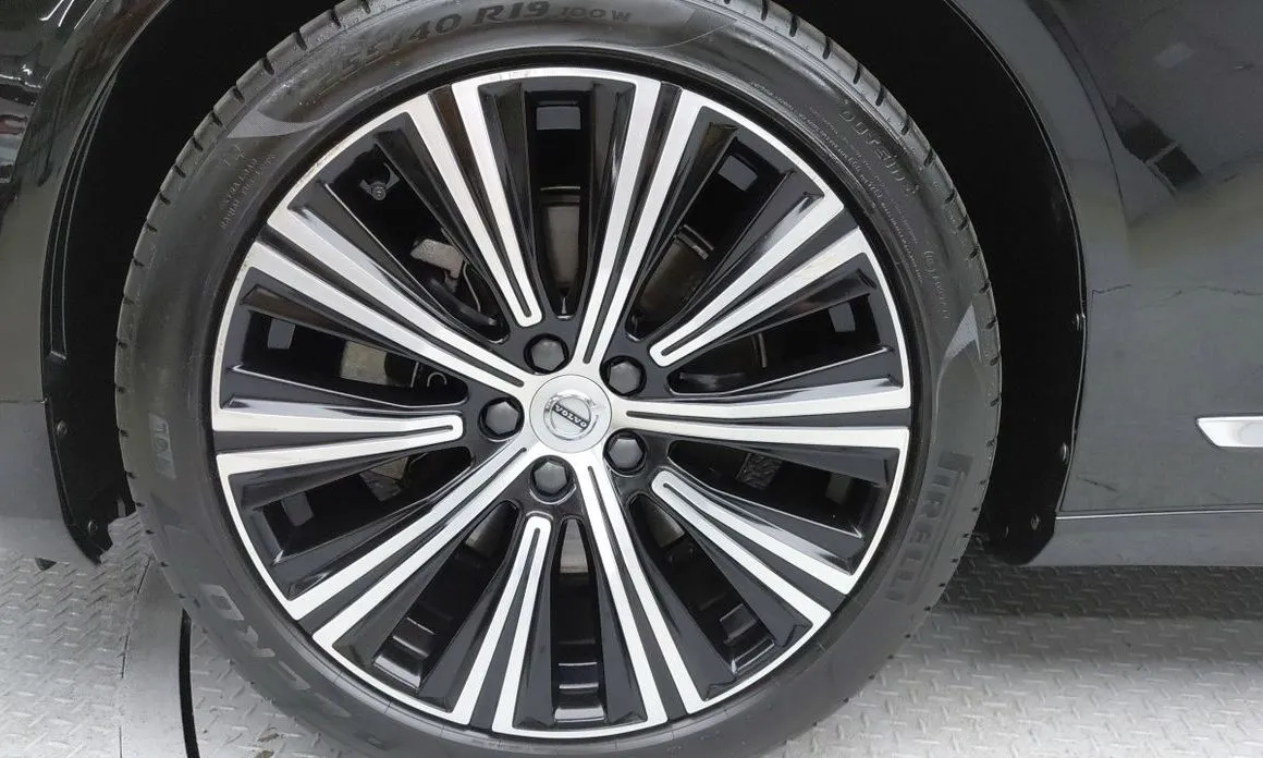 Volvo S90 2023 из KR, фото 3