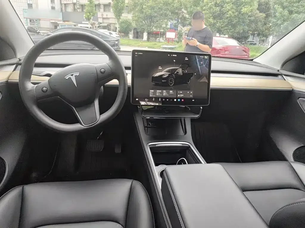 Tesla Model Y — фото 7