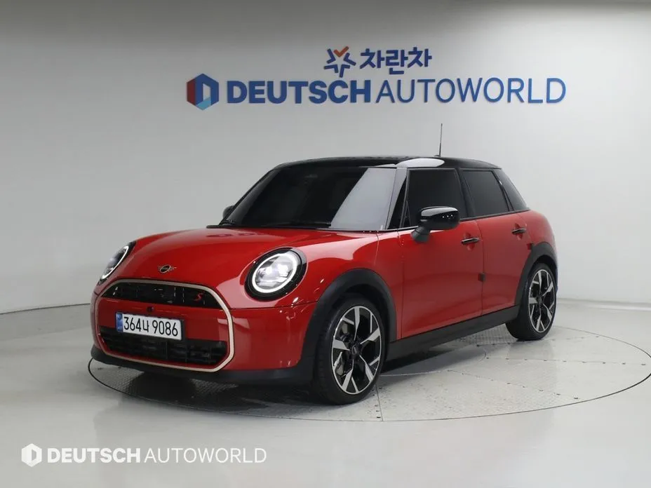 Mini Cooper 5 Door Favoured 1