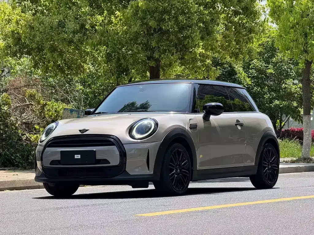 MINI Cooper (3-door) — фото 1