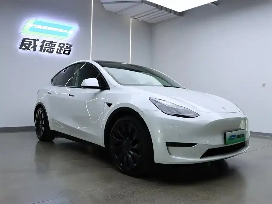 Tesla Model Y — фото 7
