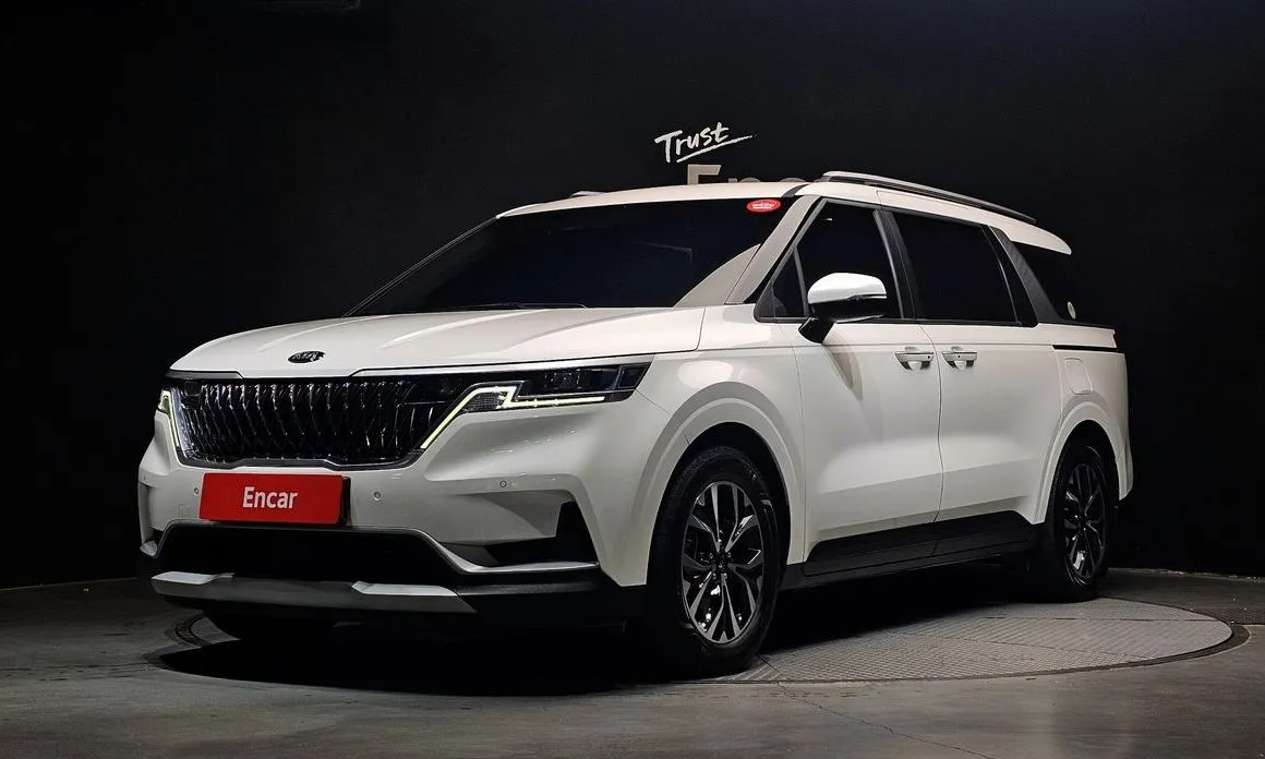 Kia Carnival — фото 1