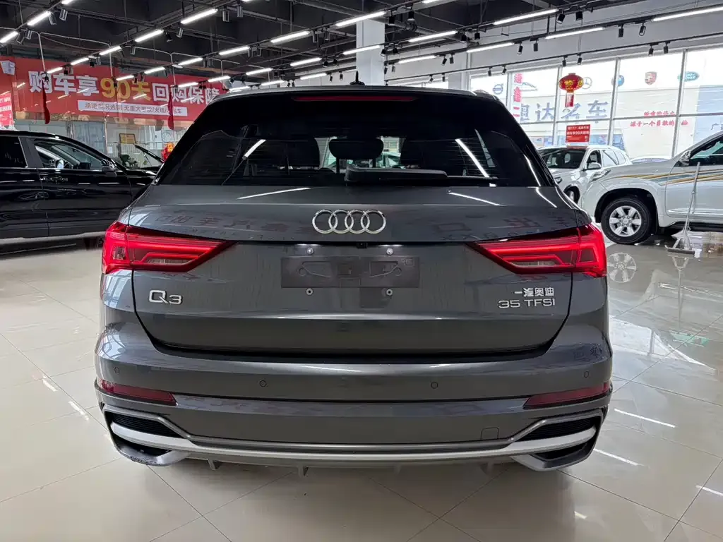 Audi Q3 — фото 8