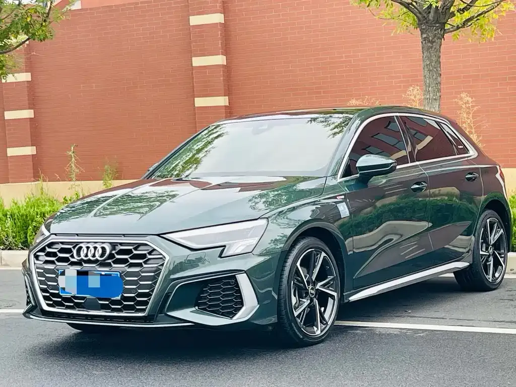 Audi A3 — фото 1