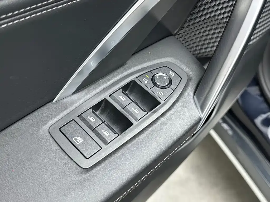 BMW X1 — фото 10