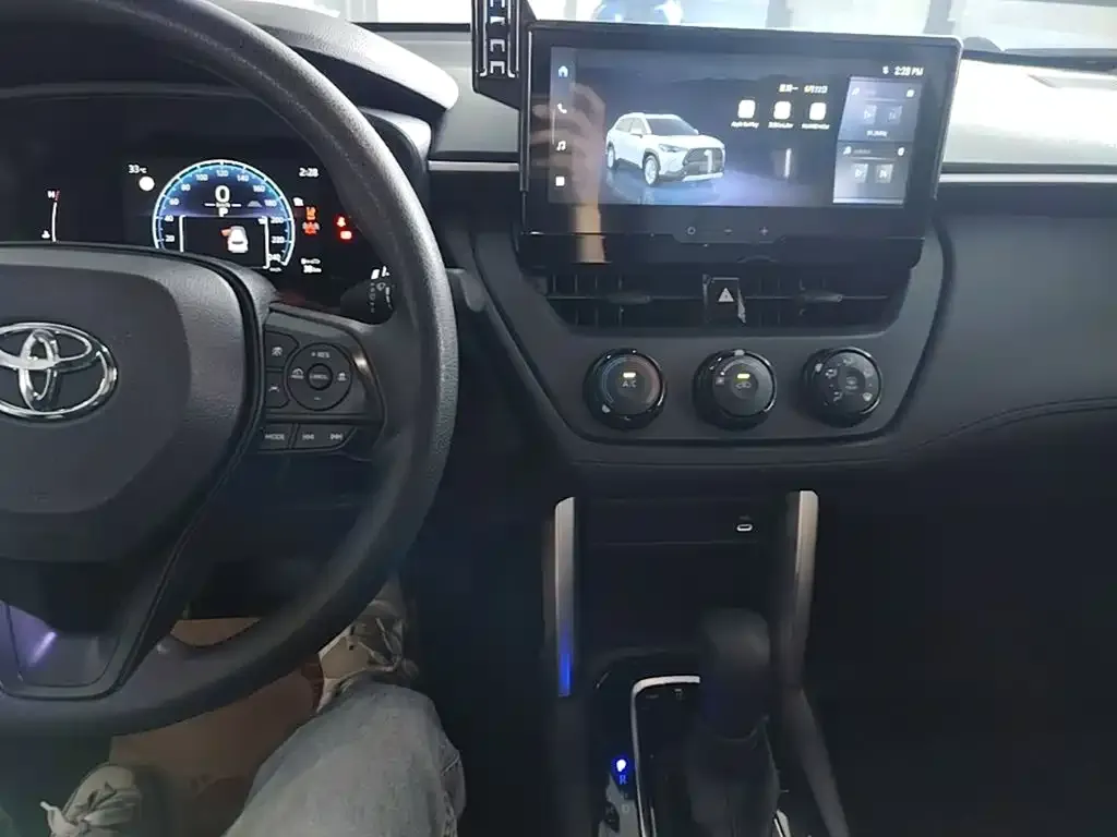 Toyota Corolla Cross 2024 из CN, фото 2