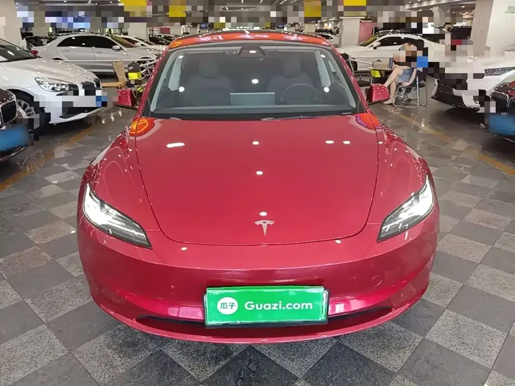 Tesla Model 3 — фото 9