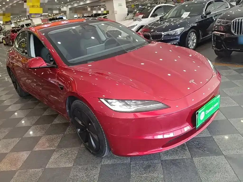 Tesla Model 3 — фото 6