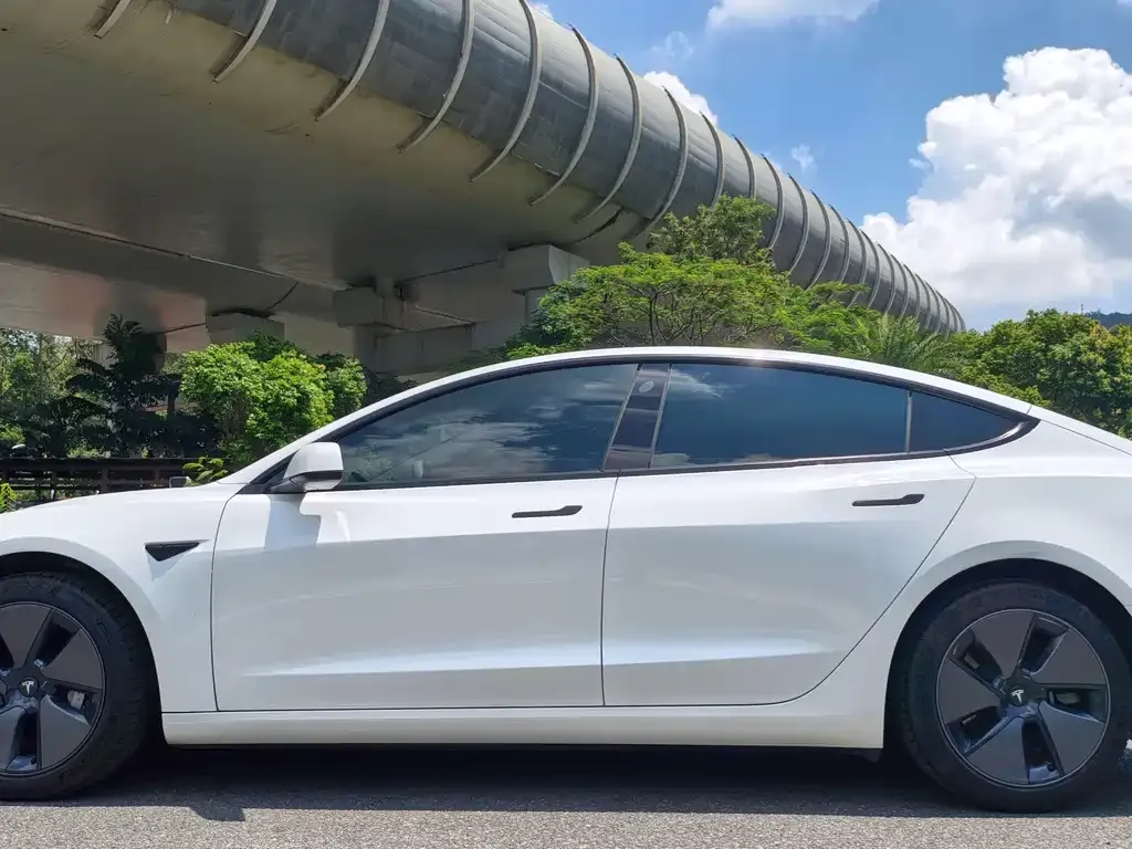 Tesla Model 3 — фото 6