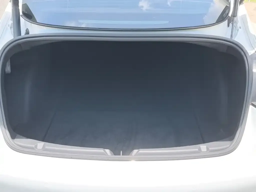 Tesla Model 3 — фото 2