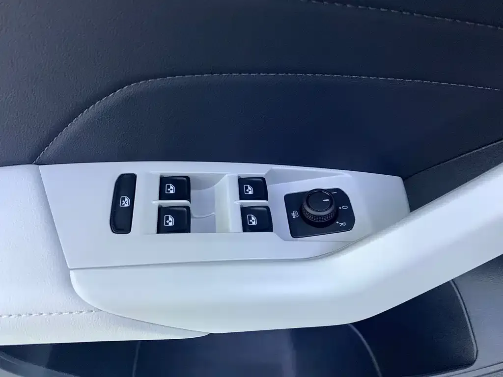 Volkswagen Tharu — фото 2