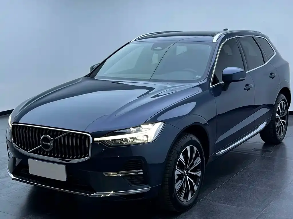 Volvo XC60 — фото 1