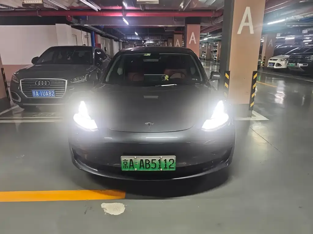 Tesla Model 3 — фото 4