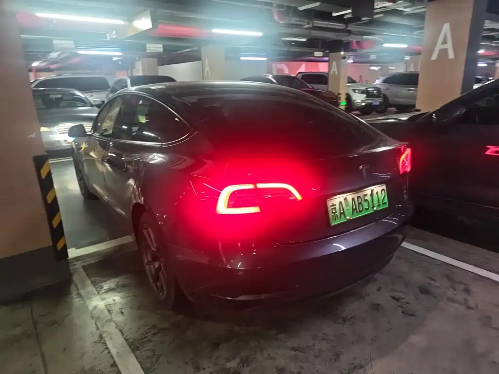 Tesla Model 3 — фото 5