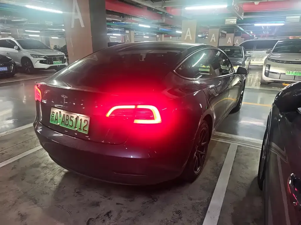 Tesla Model 3 — фото 6