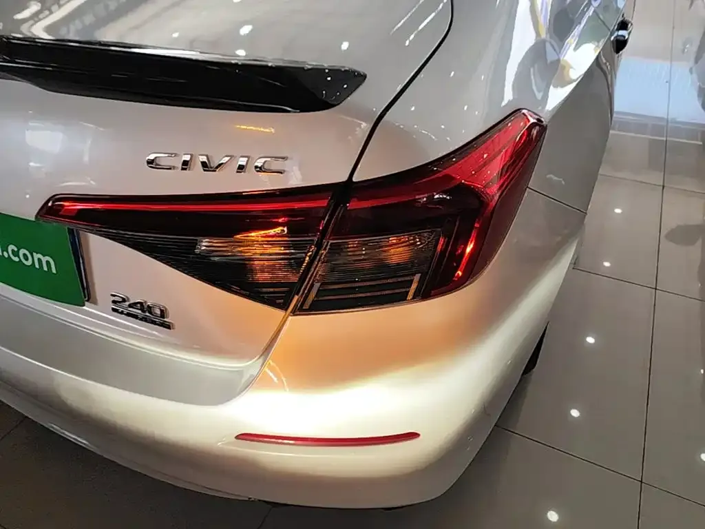 Honda Civic — фото 3
